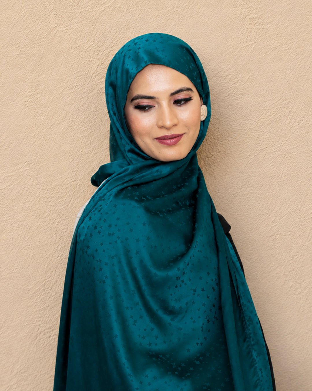 How to Style Rich Hijab Colors for a Polished Look - Zoya Z