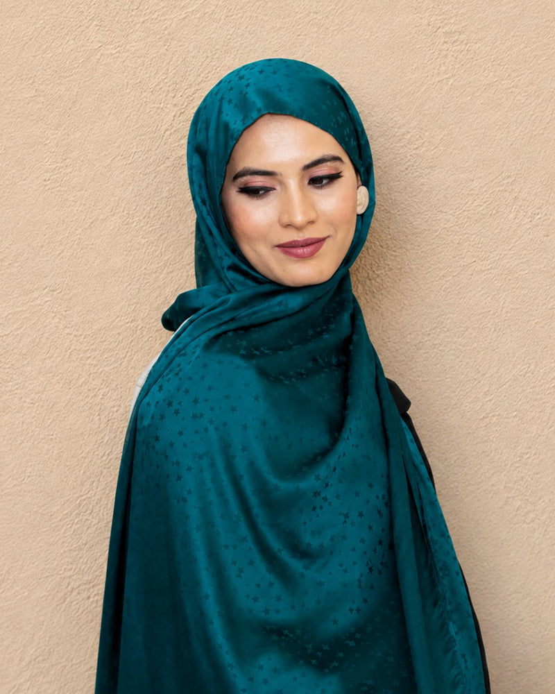 How to Style Rich Hijab Colors for a Polished Look - Zoya Z