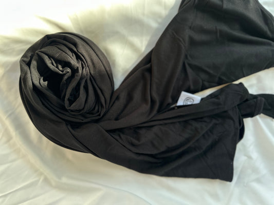 Black Jersey Hijab for Muslim Women – Soft Stretch Long Headscarf for Modest Wear, Prayer & Daily Fashion cotton hijab in classic black – non-slip and breathable for all-day comfort
