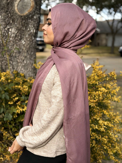 Soft lilac modal hijab featuring airy, lightweight fabric and smooth flow for comfortable daily styling