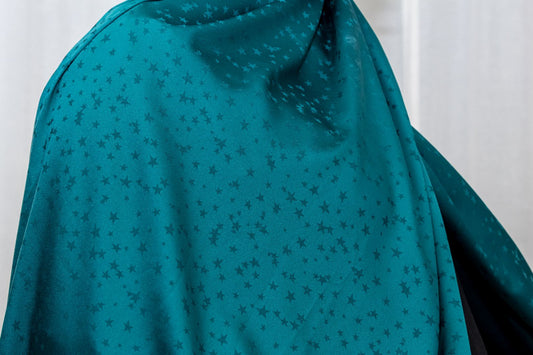 Emerald Green Silk Chiffon Hijab – Elegant Lightweight Modest Wear by Zoya Z